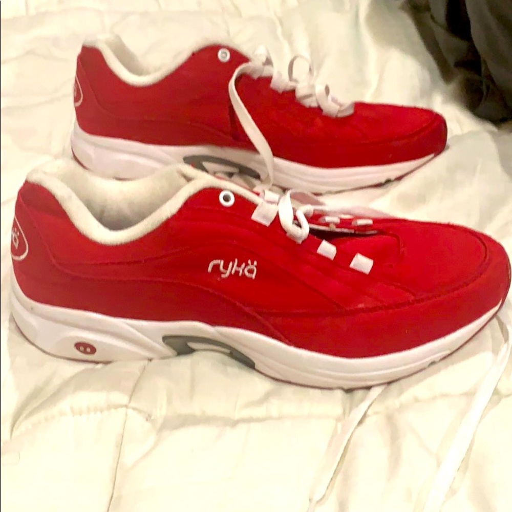 Size 11 red Ryka